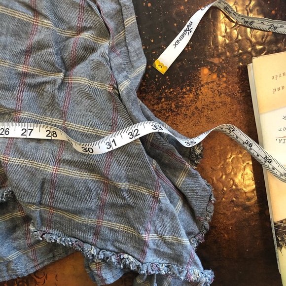 Plaid Fall Midi Skirt Frayed Size Small
Fall skirt - Picture 9 of 13